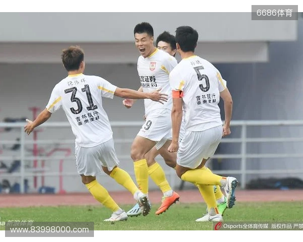 老兵不死!37岁谭龙中国顶级联赛出场200场,其中亚泰193场进87球 老兵不死!37岁谭龙中国顶级联赛出场200场,其中亚泰193场进87球